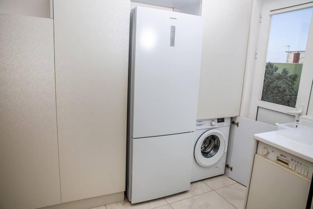 Ferienwohnung Seafront Central Apt In Lavrio Exterior foto