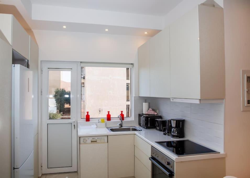 Ferienwohnung Seafront Central Apt In Lavrio Exterior foto