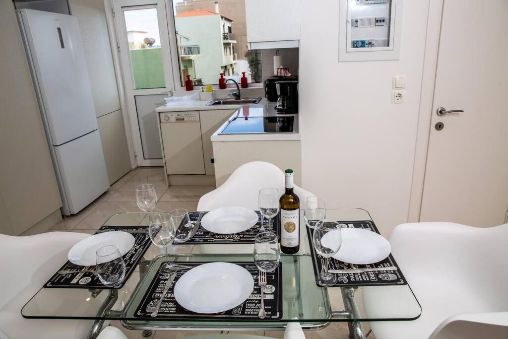 Ferienwohnung Seafront Central Apt In Lavrio Exterior foto